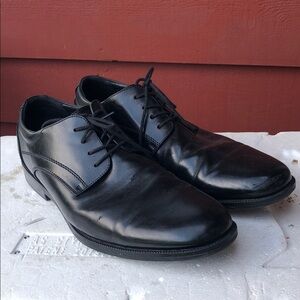 Van Heusen Larry Classic Men’s Black Dress Shoes Size 11W